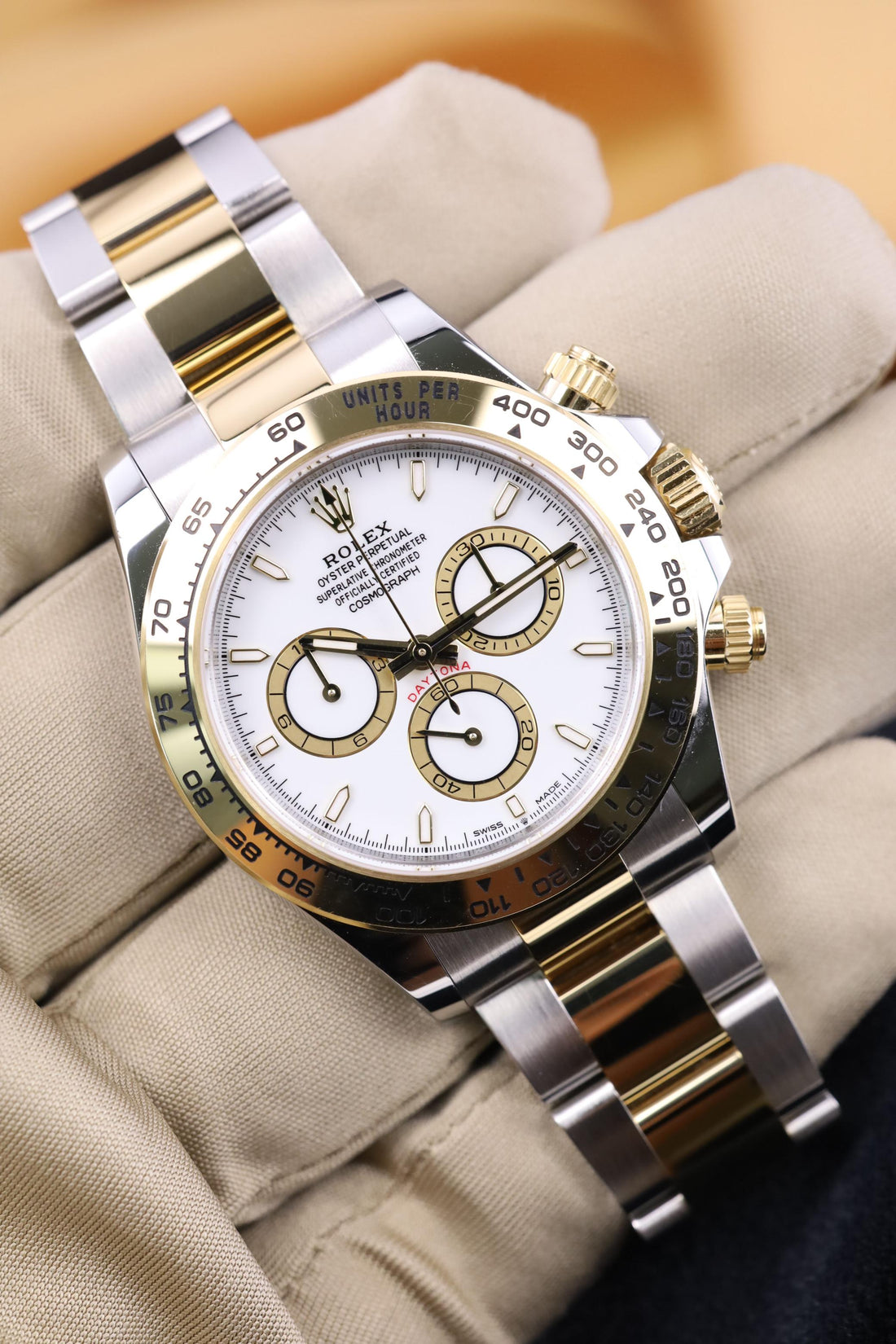 Rolex Yellow Rolesor Cosmograph Daytona Watch - Fixed Bezel - White Index Dial - Oyster Bracelet - 126503 wio - 2025